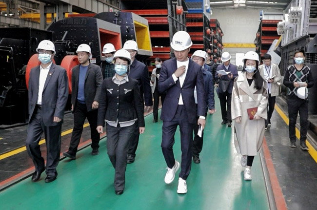 實地查看中譽鼎力智能化一體生產(chǎn)車間