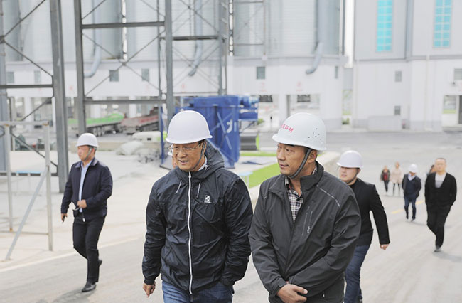 參觀藍(lán)天環(huán)保四位一體項(xiàng)目