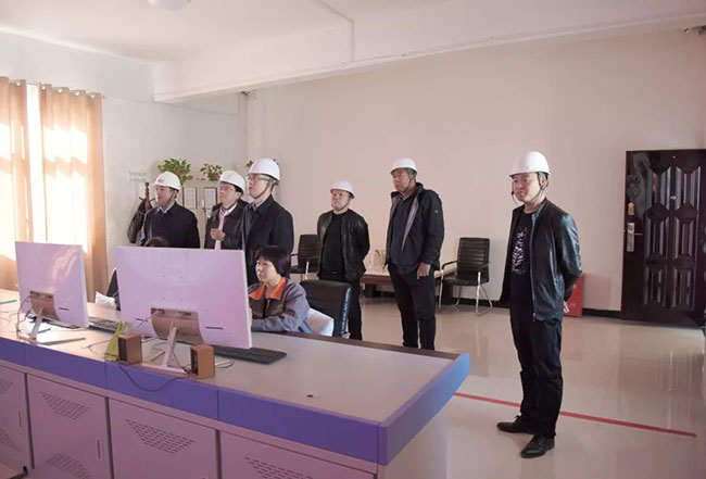 �F���~�ʭh(hu��n)���־��L(zh��ng)������һ���W�R���u(y��)���������{(di��o)��