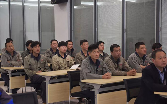 中譽(yù)鼎力智能裝備有限公司進(jìn)行消防實(shí)操演練