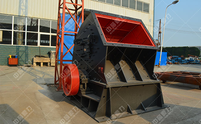 中譽(yù)鼎力破石機(jī)