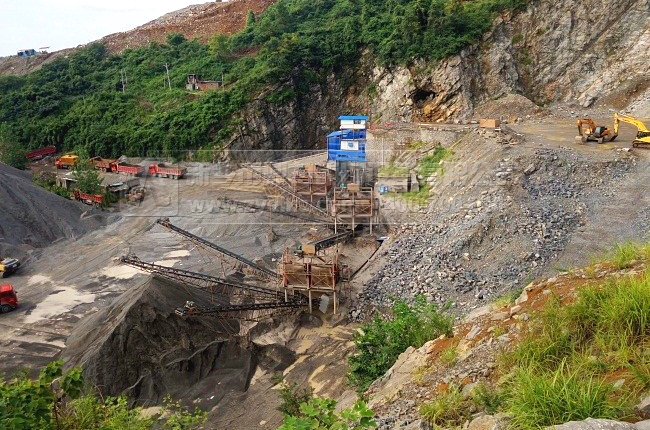 ¶���ɽ�w��ʯ��(ch��ng)�F(xi��n)��(ch��ng)