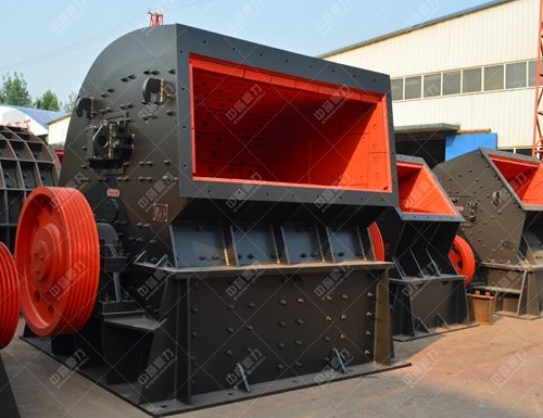 靠沖擊原理破碎的錘式破碎機