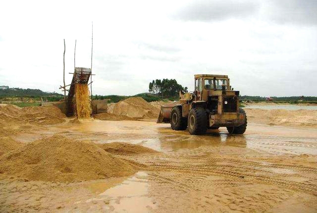 河砂開采現(xiàn)場(chǎng)