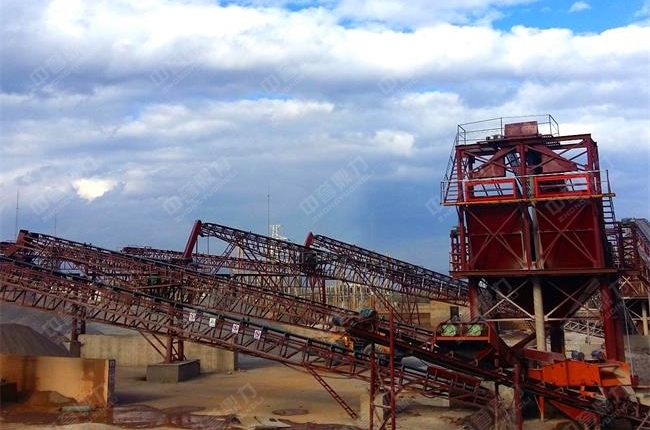 石子篩選現(xiàn)場(chǎng)