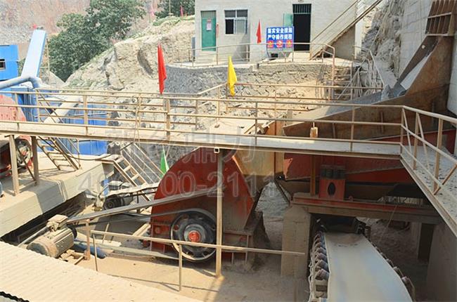 1512破碎機使用現(xiàn)場