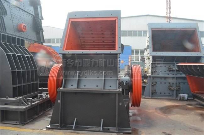 1012錘式破碎機(jī)外觀