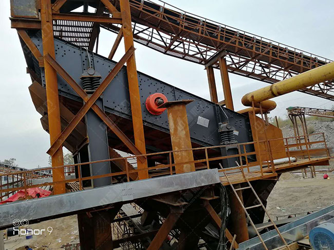 投產(chǎn)使用的振動(dòng)篩