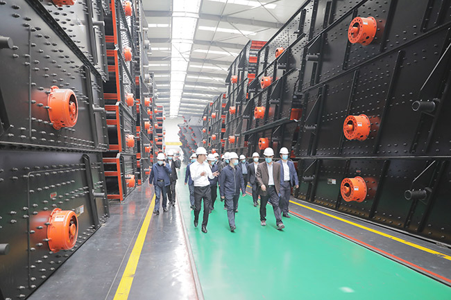 參觀中譽(yù)鼎力智能化一體生產(chǎn)車間