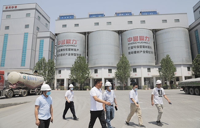 華潤(rùn)水泥高管蒞臨中譽(yù)鼎力參觀考察
