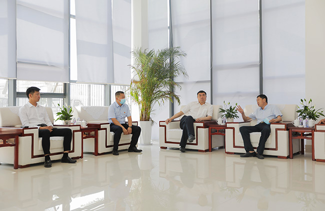 湖北省赤壁市導(dǎo)蒞臨中譽鼎力考察