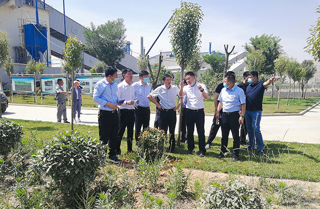 湖北省赤壁市導(dǎo)參觀資源有限公司時產(chǎn)3000噸砂石骨料生產(chǎn)線