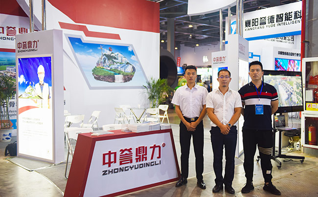 中譽(yù)鼎力江西服務(wù)銷(xiāo)售服務(wù)團(tuán)隊(duì)