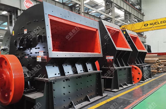 反擊錘式破碎機(jī)工作原理